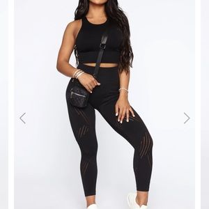 Meditate Infinity Seamless Crop Legging - Black